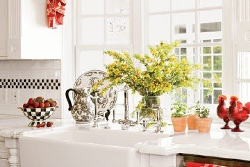 Dekoracija kuhinje sa zavesama